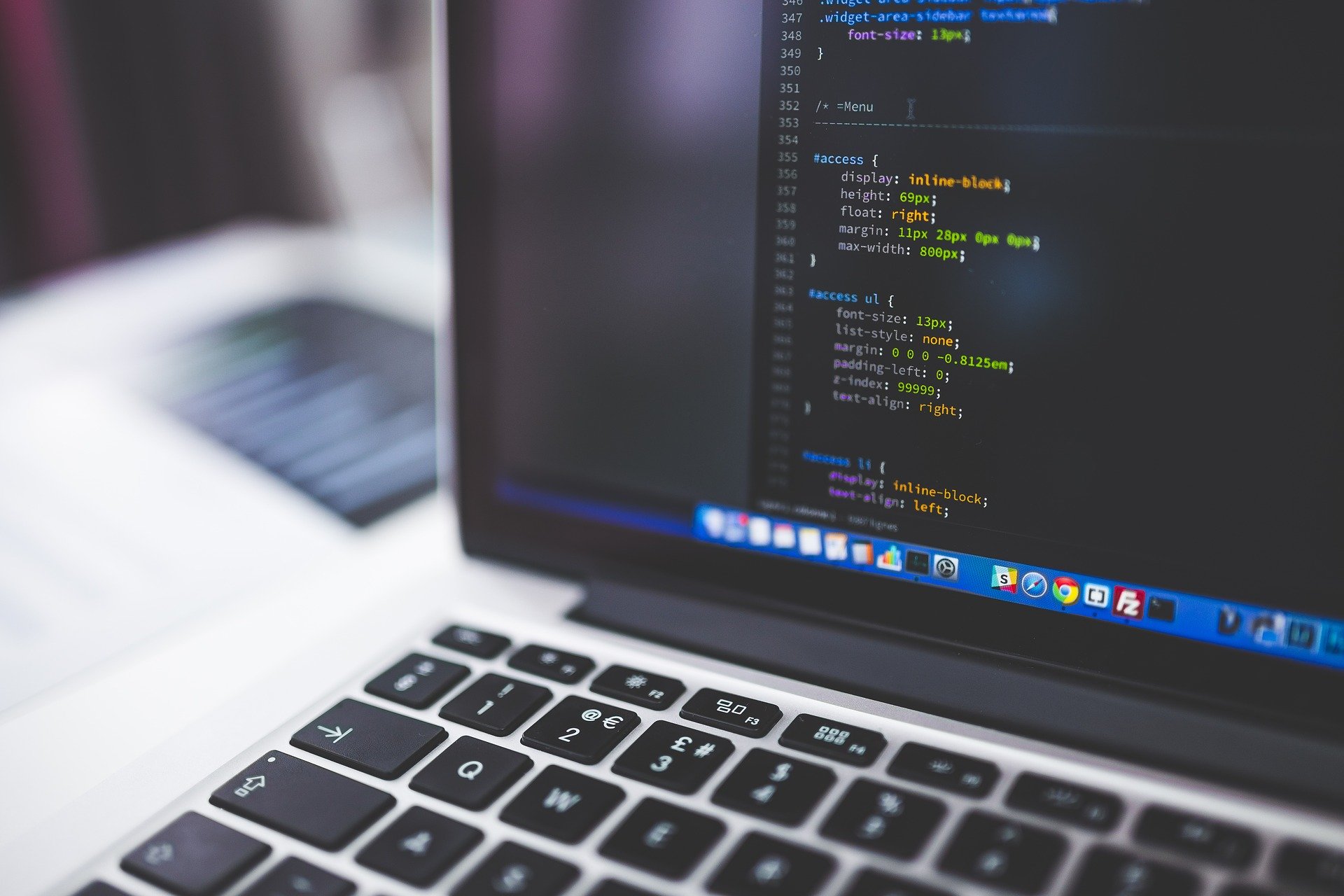 INFORMATIQUE & TECHNOLOGIES